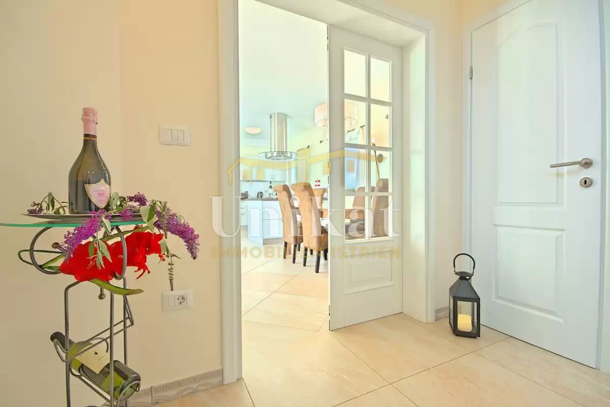 Luksuzna vila s fantastičnim pogledom na morje